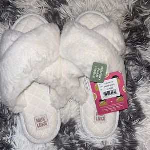 Muk Luks Womens Furry Slippers Size XL 11-12